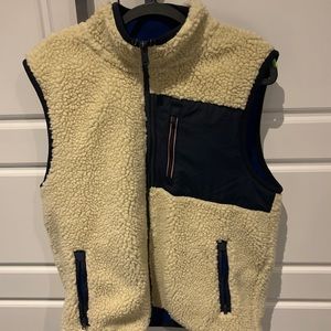 Tommy Hilfiger sleeveless puffer !
